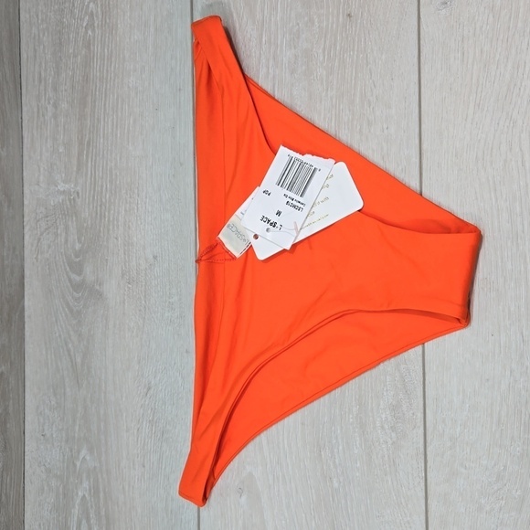 NWT L Space Anthropologie Women Camacho Bottom Cla Swim Bikini Bottom sz M - Picture 2 of 8
